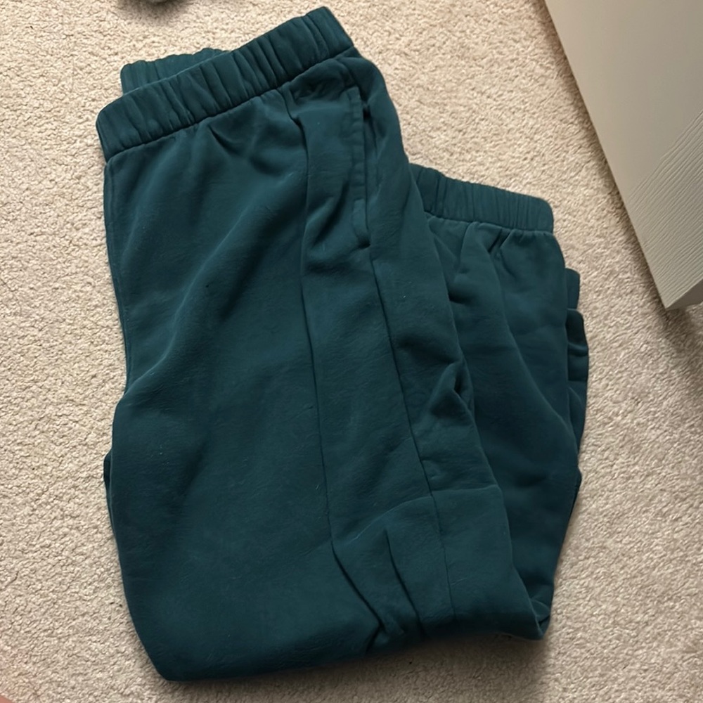 GREEN HOLLISTER JOGGERS